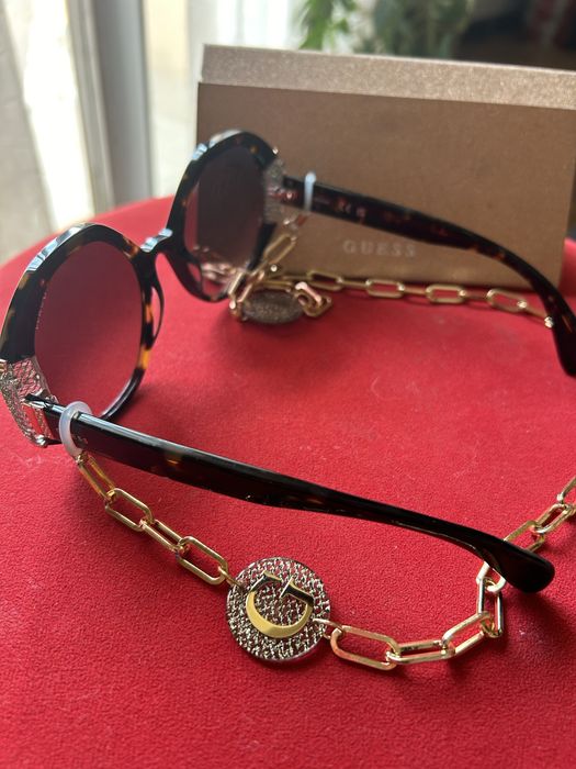 Оригинални слънчеви очила GUESS