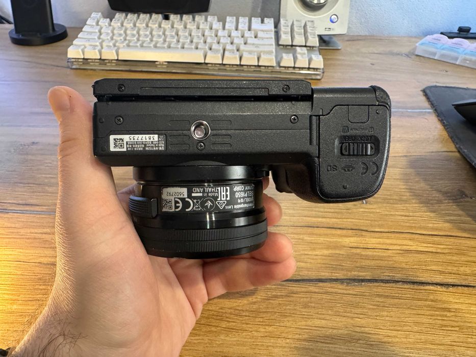 Sony a6400 + (Кит объектив) и доп. АКБ