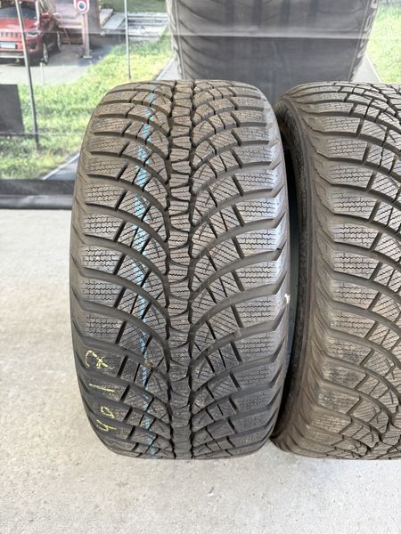 255/40/17 KUMHO 2бр