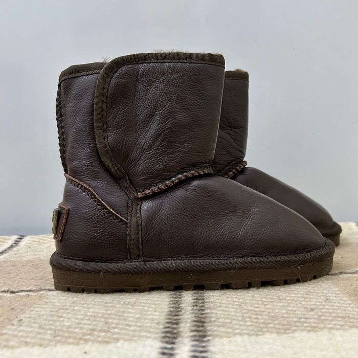 Сапоги коричневые детские угги