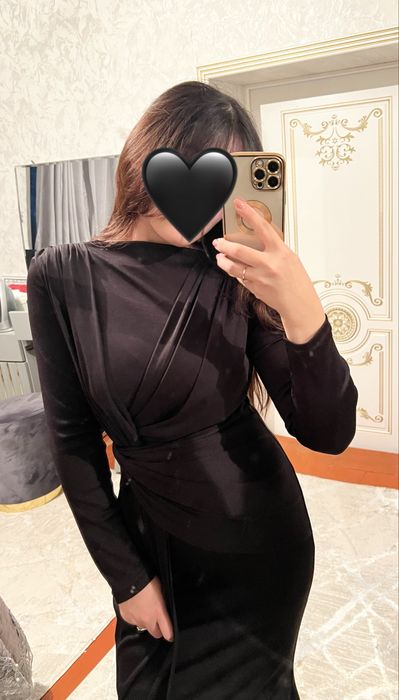 Қара вечерний көйлек сатылады