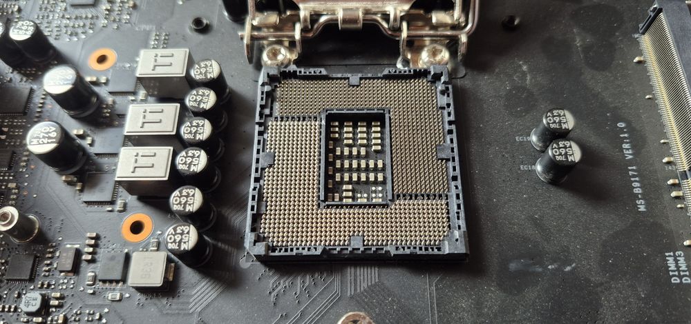 Placa baza MSI Z370 Aegis TI3 LGA 1151 defecta