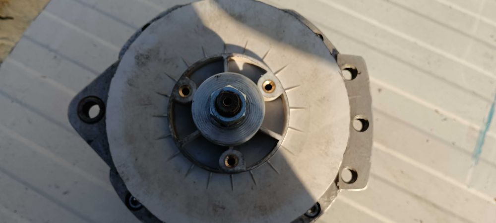 Продавам алтернатор 24волта/220ампера