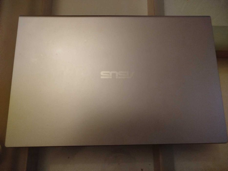 Лаптоп ASUS X515, Intel Core I3-1115G4, 8GB RAM, Intel UHD графики, 512 GB SSD, без ОС и батерия + зарядно