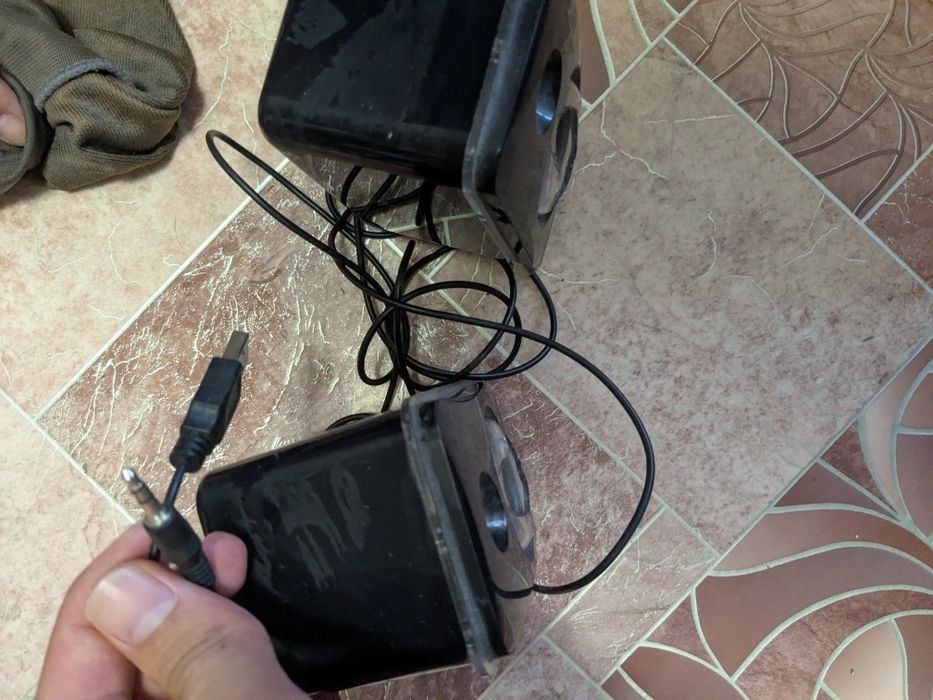 Компьютерные колонки Genius (USB-питание)