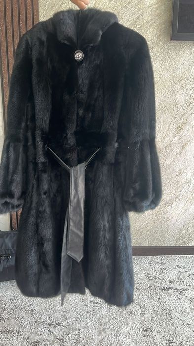 Продам норковую шубу