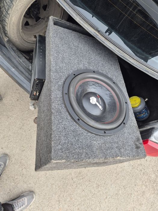 Продам сабвуфер в хорошем состояние