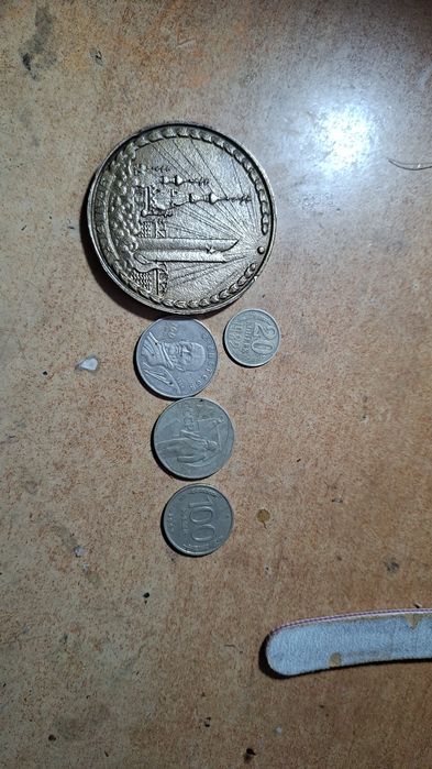 Продам монеты колекционные