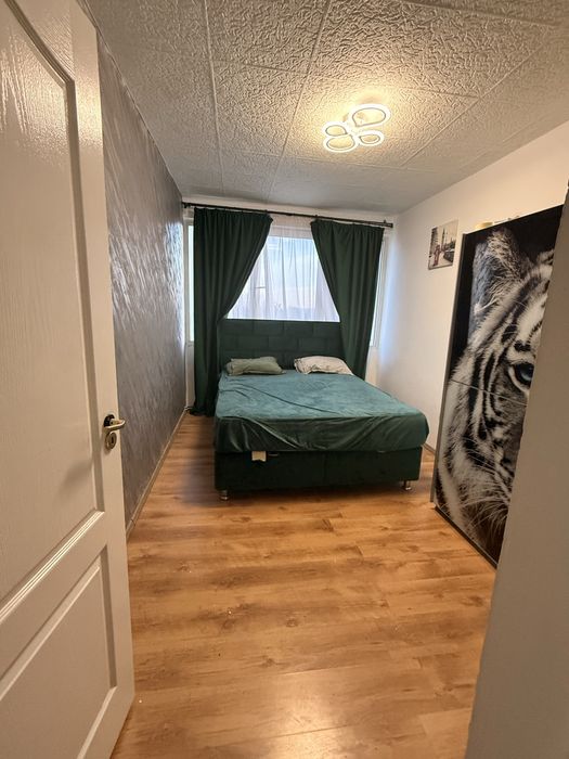 Apartament de vanzare , zona centrala . Strada piata victorie