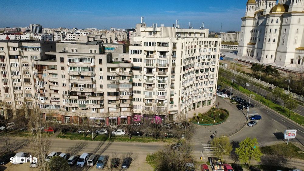 Spatiu Comercial Uranus - Casa Poporului - 2600 E/Mp - Investitie