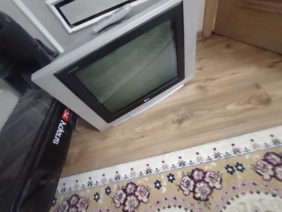 Телевизор  lG продам 7000
