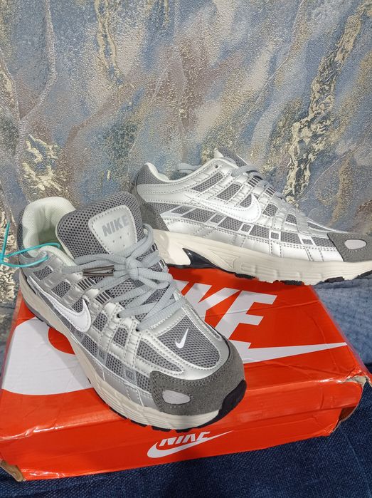 Продам кросовки 38-39 размер (написано 39-40)