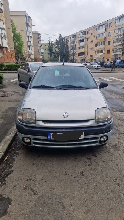 Vând Renault clio