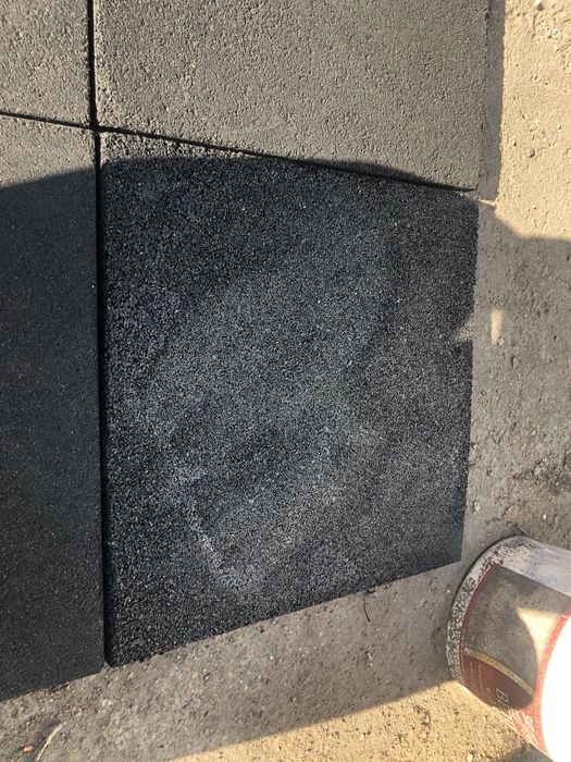 Резиновые плитка 50/50.