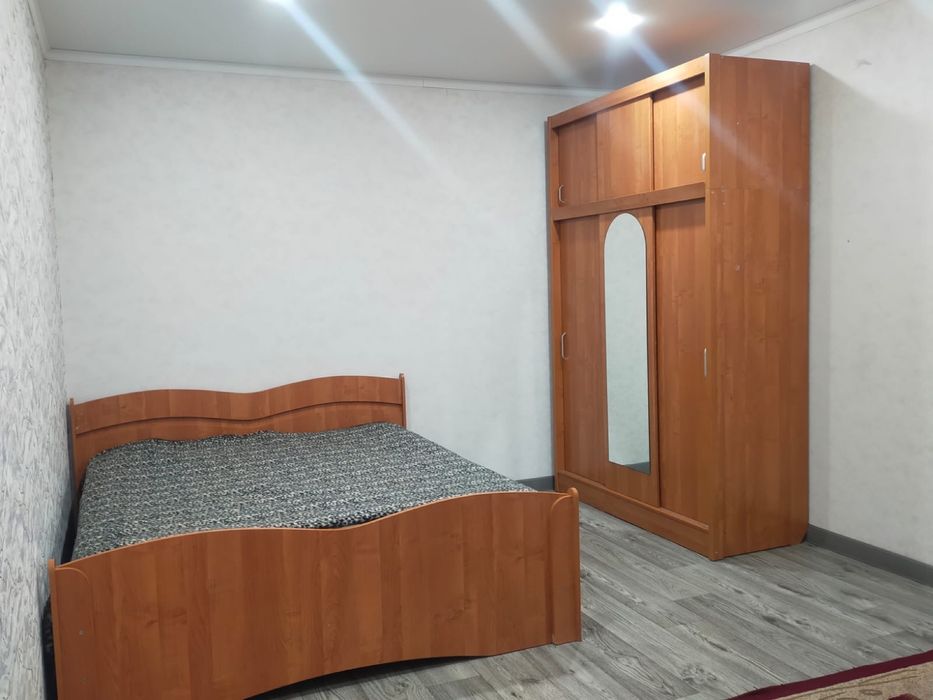 Продаю спальный мебель и диван с креслой