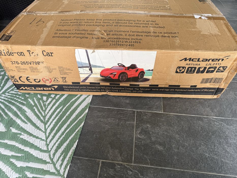 Masinuta electrica pentru copii Homcom McLaren, cu telecomandă - Neagra sau rosie , Noua Sigilata