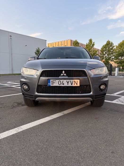 Mitsubishi  Outlander