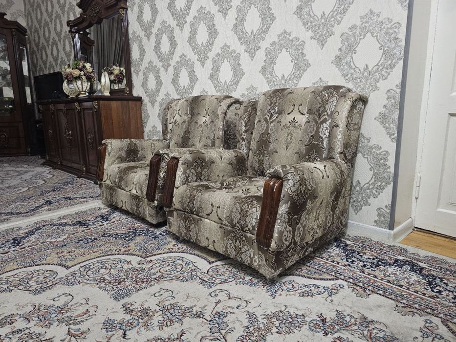 Диван и кресла в хорошем состоянии