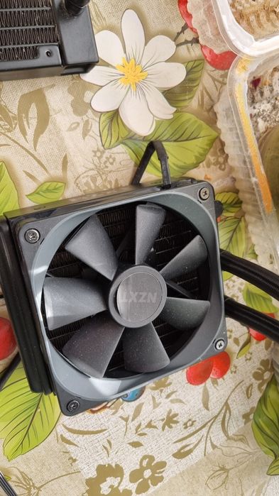 Vand 3 radiatoare aio -uri pc defecte