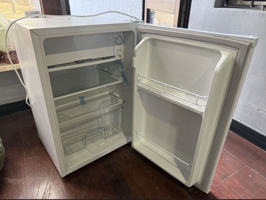 Холодильник с морозилником