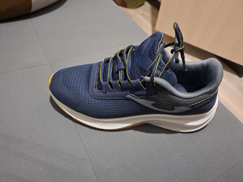 Кроссовка Joma!!!