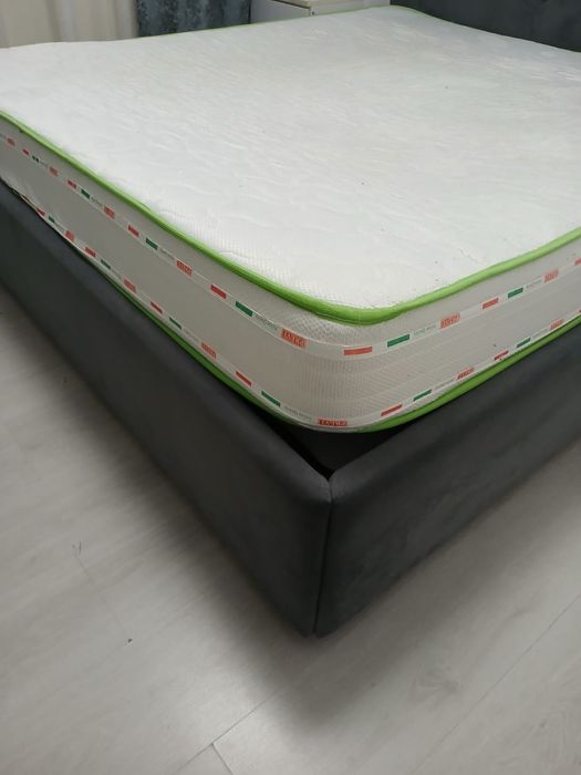 Saltea spuma cu memorie 180x200