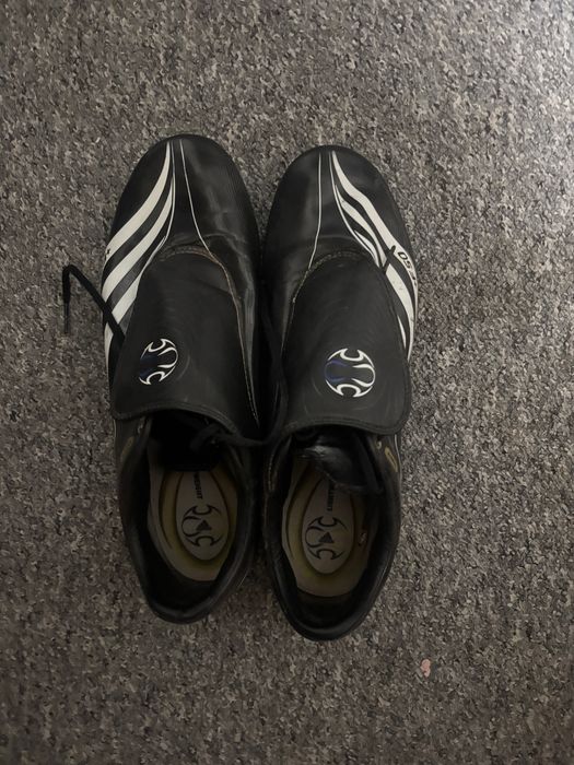 Vand ghete de fotbal F50 +