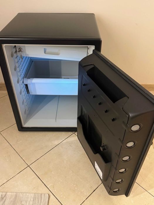 Сейф MasterLock LFW205FYC, Пожарен сертификат, Удароустойчив