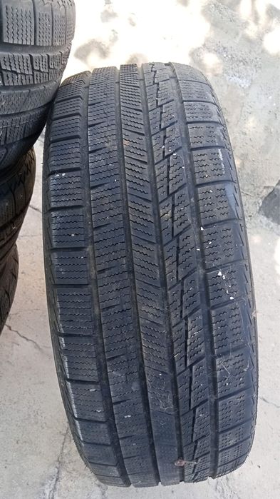 Шины зимние 215/55/17