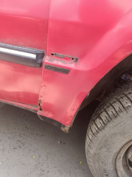 Переднее правое крыло Mazda 323 BF