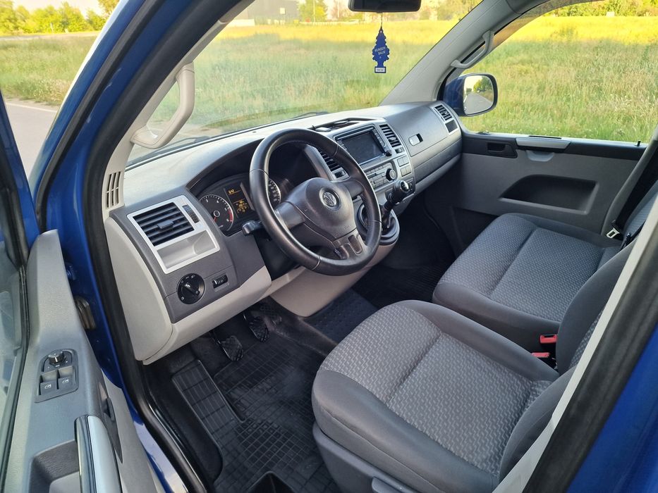 Volkswagen Caravelle T5 T6 2.0 TDI  2014 Extra Lung 8+1 Locuri (Transporter vivaro vito custom)