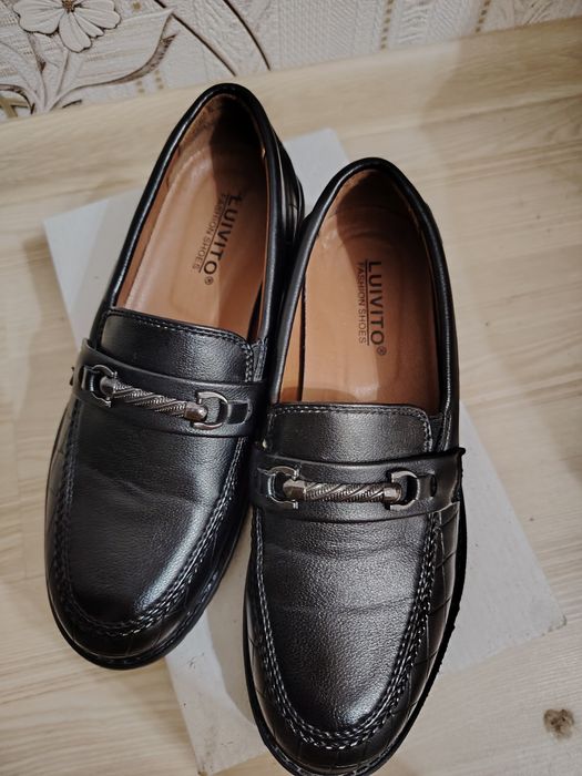 Bolalar tuflisi.Yangi. 38 razmerli qora rangda.