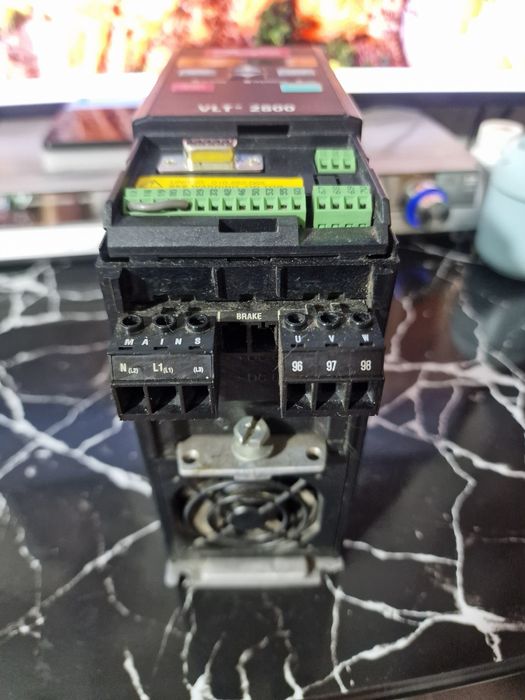 Частотный преобразователь 0.9 кVA.