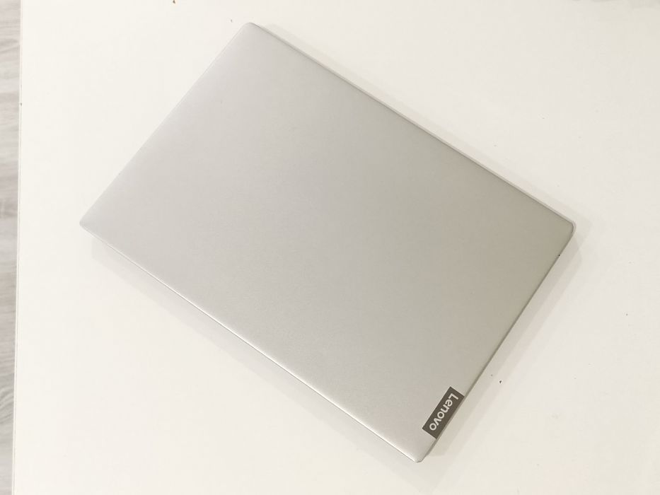Ультрабук Lenovo