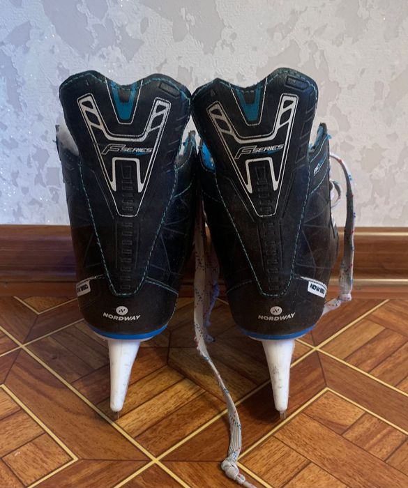 Коньки детские, размер 26-28