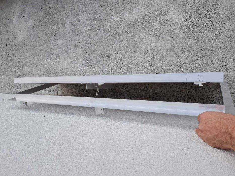 Ревизия алуминиева с вратичка  за плочка 90/30 см