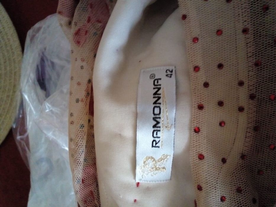 Распродажа красивых вечерних платьев