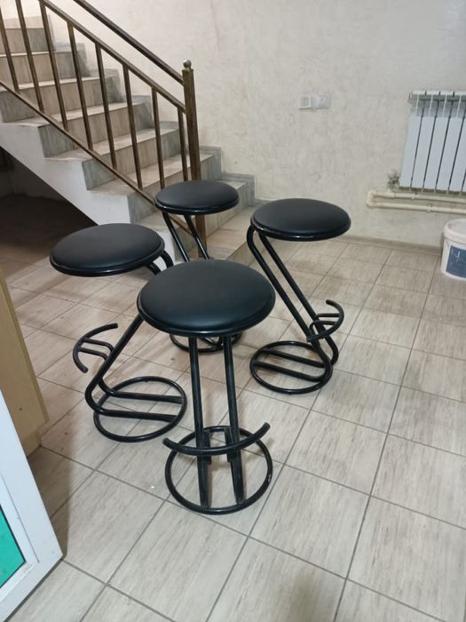 Барные стулья 4 шт
