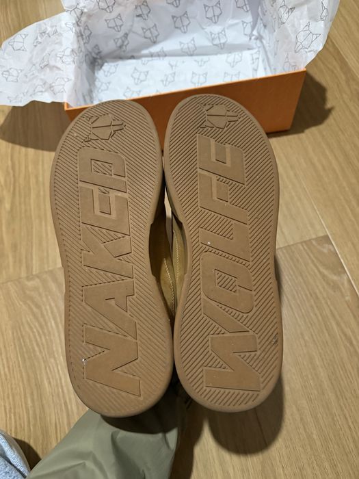 Naked wolfe kosa