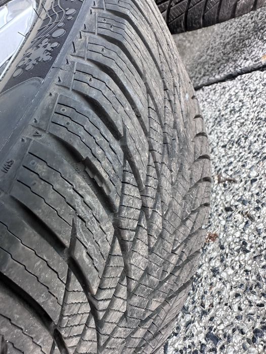 Джанти с чисто нови зимни гуми 205/55/16 за Mercedes/Мерцедес