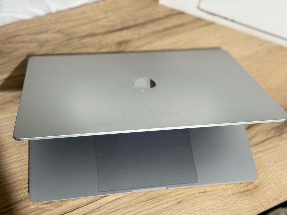 Ноутбук MacBook air 15