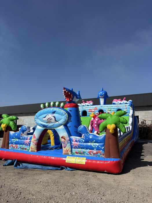 Батут надувной новый. Корусель бык машинка