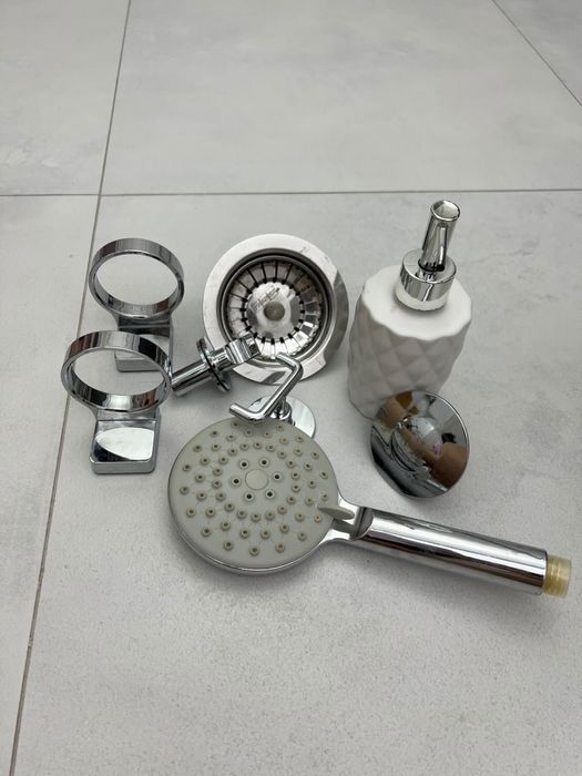 Vand obiecte sanitare diferite