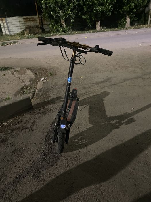 Продам электро самокат