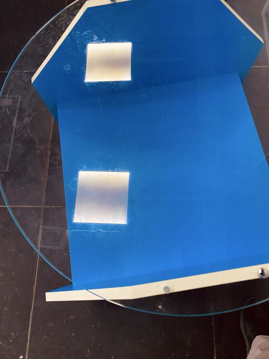 Стеклянный стол для офиса