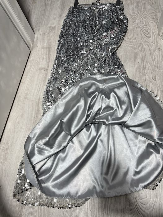 Fusta maxi paiete size 36/38 ușor elastică