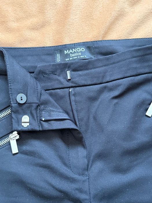 Pantaloni office slim Mango