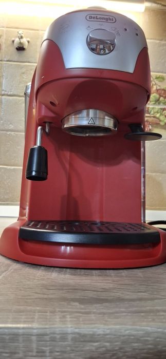 Vand espressor Delonghi