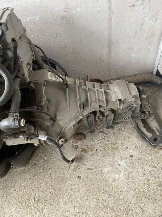 Продавам двигател за mercedes E200
