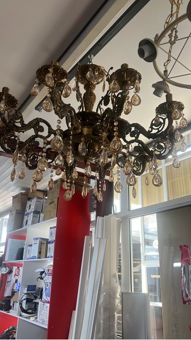 Продается Люстра